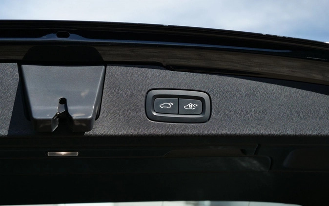 Volvo V60 cena 139900 przebieg: 46500, rok produkcji 2021 z Węgrów małe 596